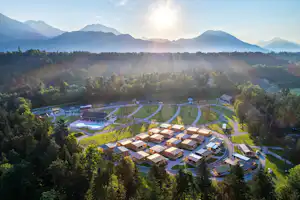 River Camping Bled - Übersicht auf das gesamte Campingplatz Gelände