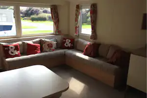River Valley Caravan Park - Innenansicht eines Mobilheims auf dem Campingplatz