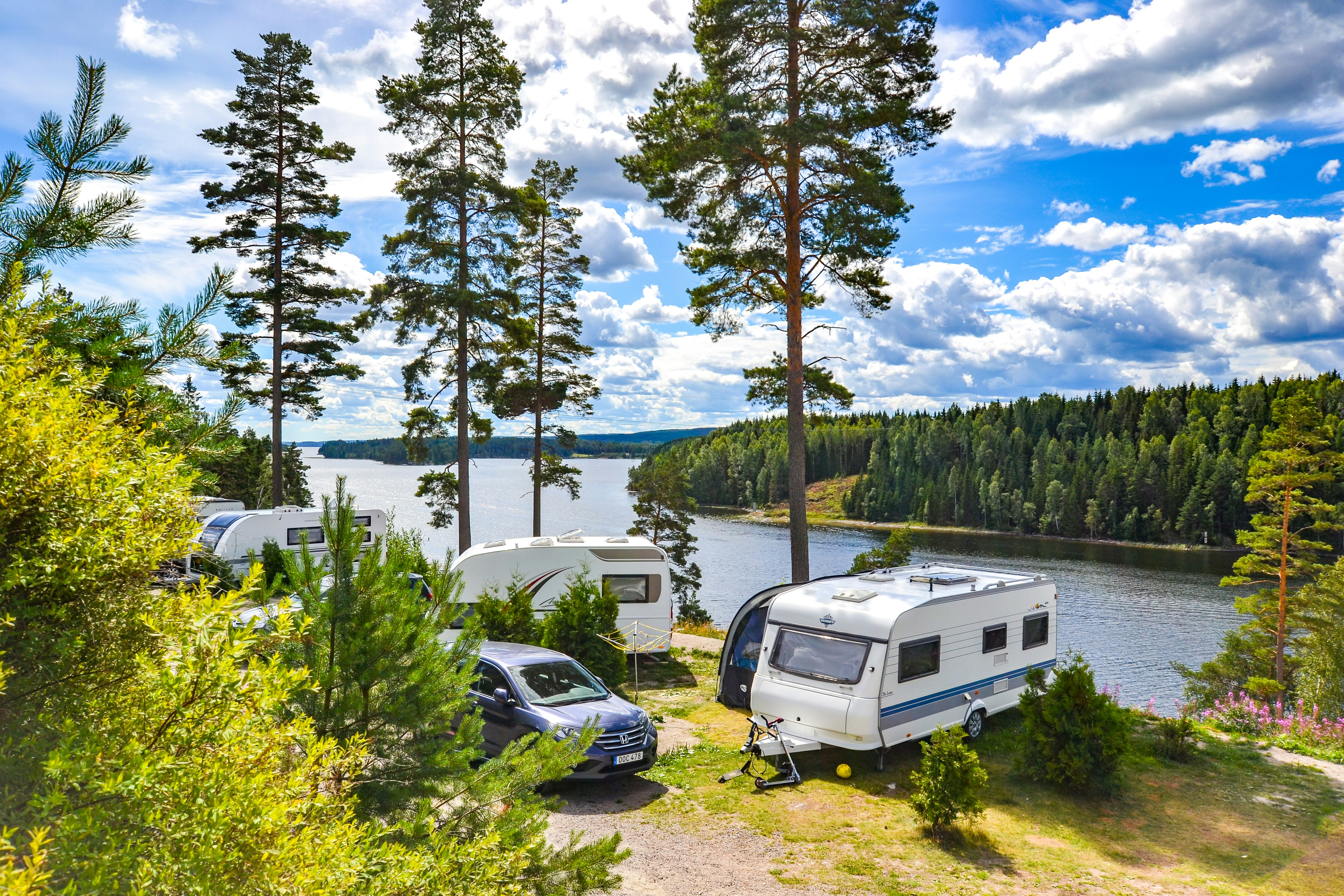 Årjäng Camping Sommarvik - Standplätze mit Blick aufs Wasser