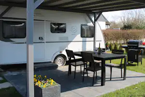 Rohloff Ferienpark Buschhof - Stellplätze mit Terrasse auf dem Campingplatz