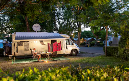 hu Roma camping in town