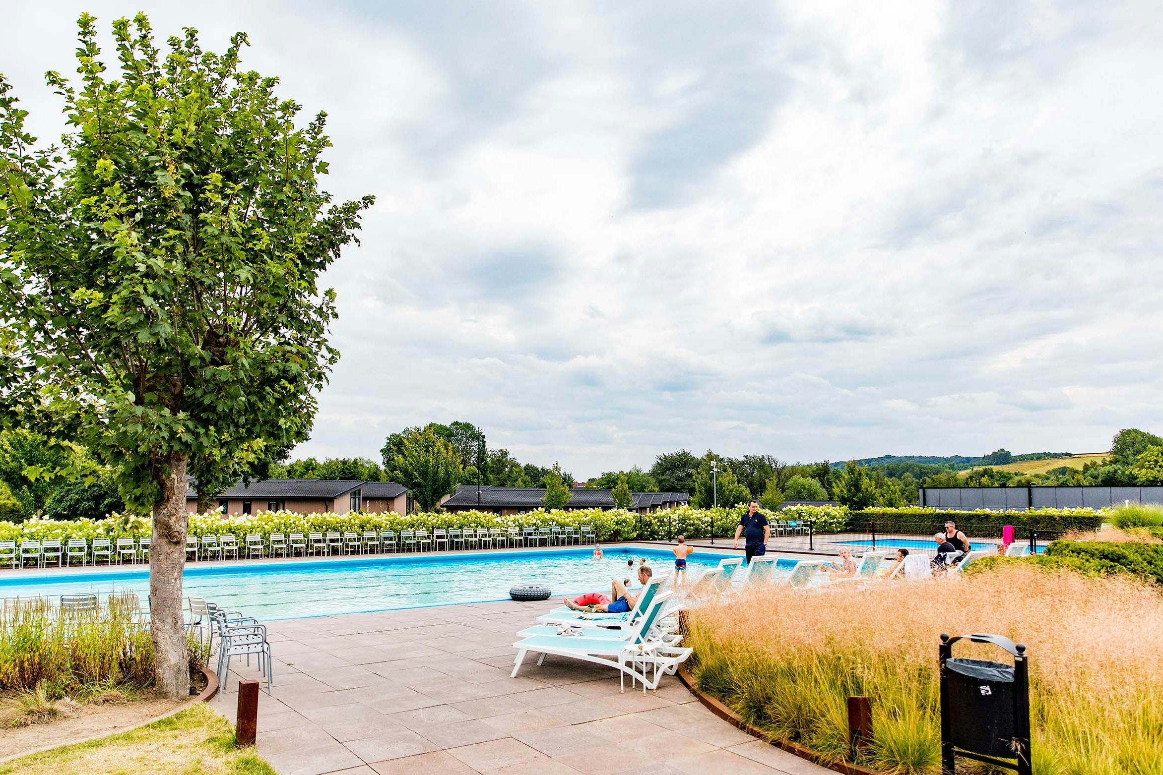 Résidence Valkenburg - Freibad auf dem Campingplatz