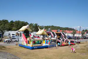 Åsa Camping & Havsbad - Hupfburg auf dem Campingplatz