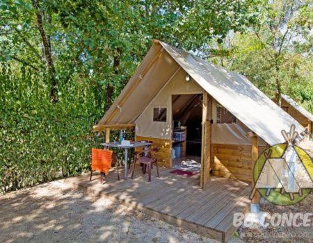 Saecula Natural Village Experience