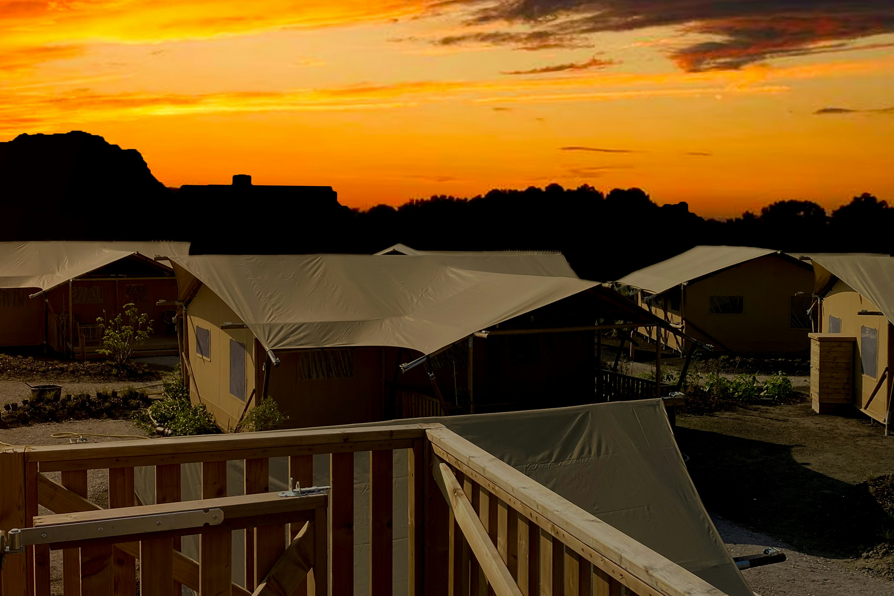 Sahara Stay - Mobilheime im Sonnenuntergang