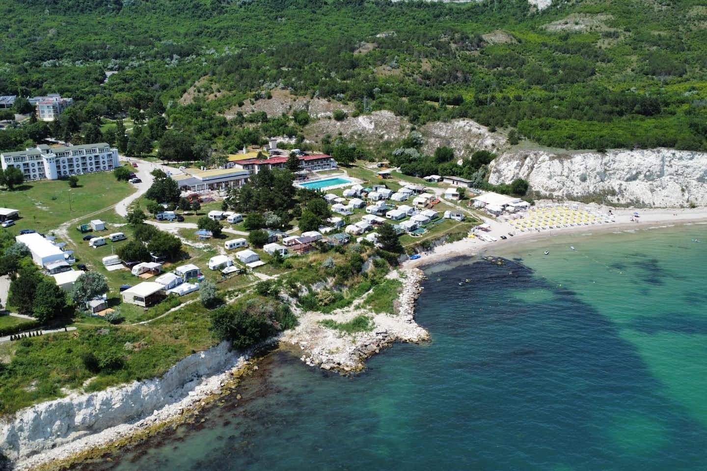 Saint George Resort  - Luftaufnahme des Campingplatzes am Meer