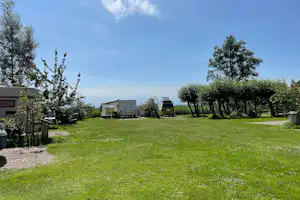 Salix camping en B&B - Standplatzwiese auf dem Campingplatz