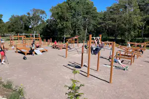 SweCamp Saltviks Camping Saltviks Stugby & Camping - Kinderspielplatz auf dem Campingplatz