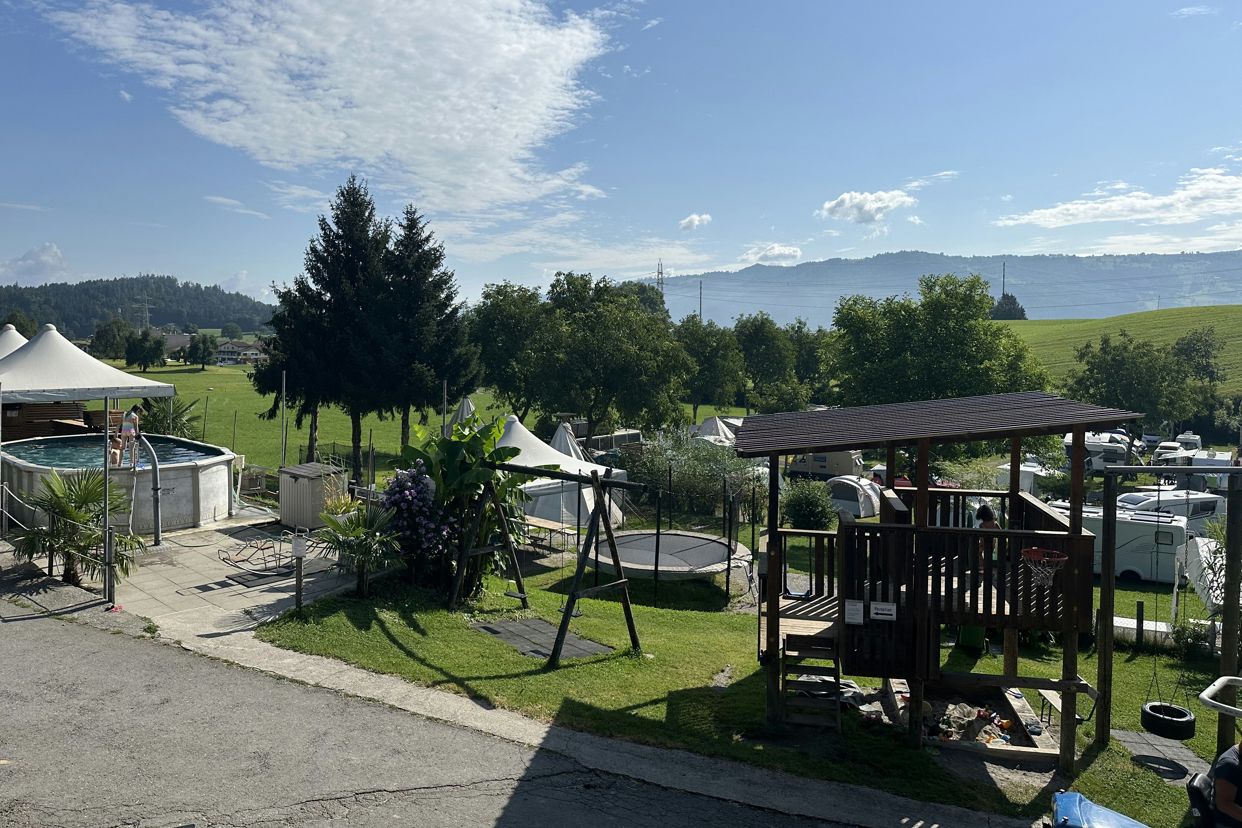 Erlebnisbauernhof und Camping Gerbe  Erlebnisbauernhof Gerbe  - Kinderspielplatz auf dem Campingplatz