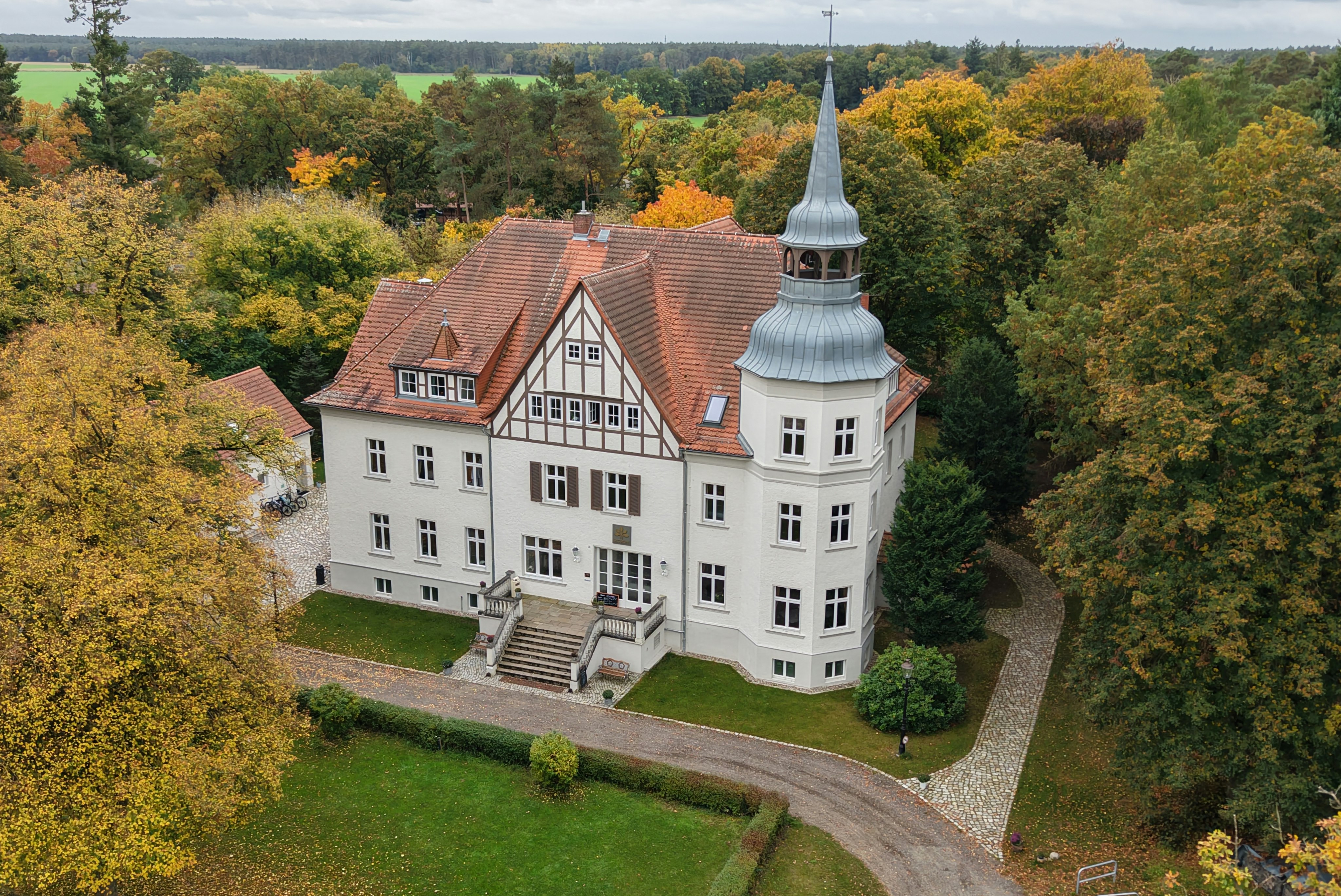 Schloss Sigrön Superior Camping & Hotel - Blick auf das Schloss am Campingplatz