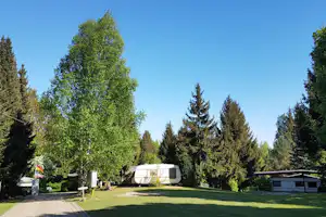Schlosscamping Kleinziegenfeld - Standplätze im Grünen