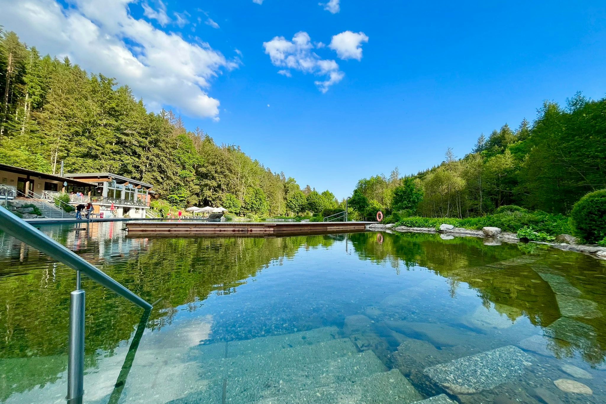 Waldcamping Birkendorf  Schlüchttal-Camping - Naturbadesee auf dem Campingplatz