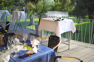 Schwimmbad-Camping - Restaurant auf dem Campingplatz