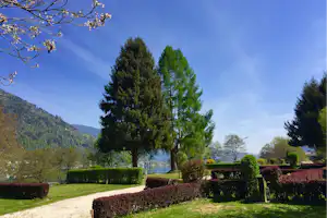 See-Camping Mentl - Komfortstellplätze im Grünen