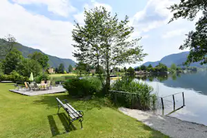 Seecamping Nagele - Terrasse mit Ausblick auf den See