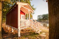 Seepark Ternsche  -  Mobilheim vom Campingplatz mit Veranda und Blick auf den See