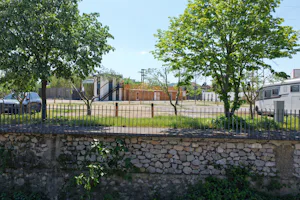 Shkodra Castle Camping - Standplätze auf dem Campingplatz