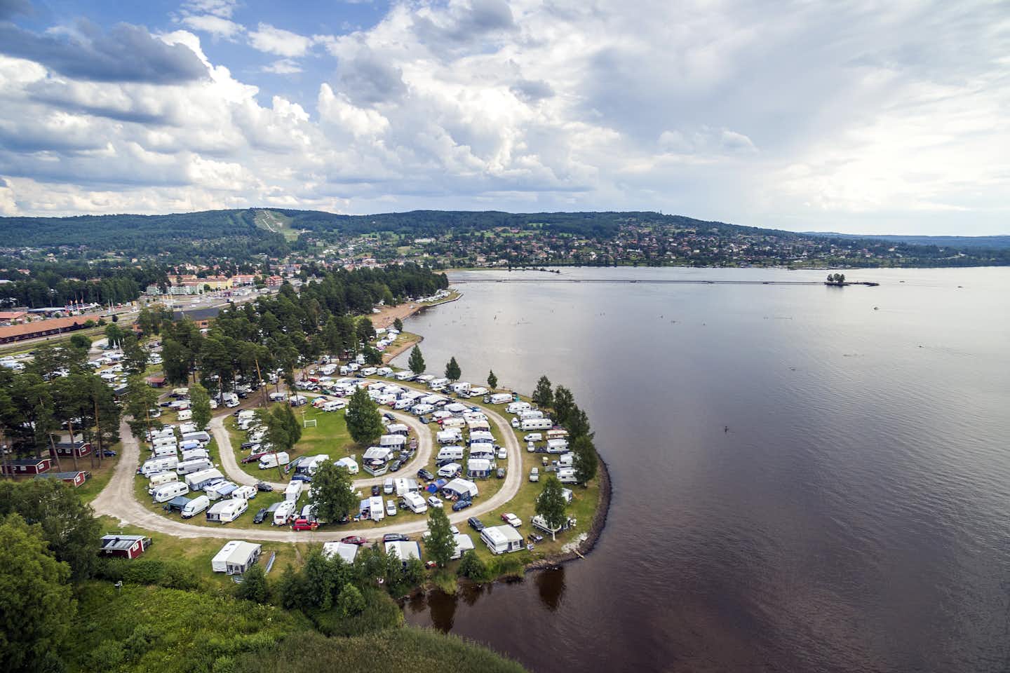 First Camp Siljansbadet – Rättvik  Siljansbadets Camping  - Campingplatz aus der Vogelperspektive