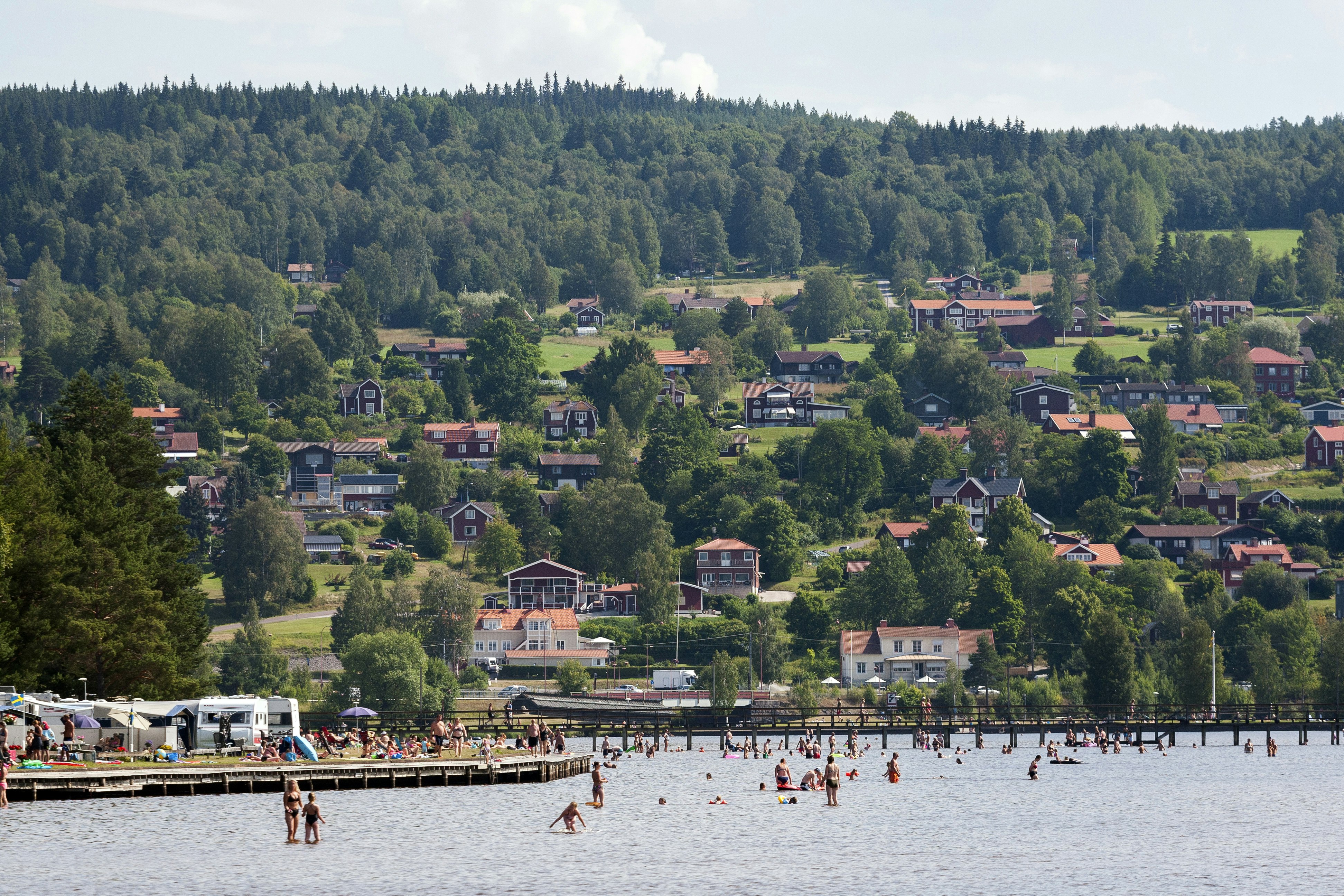 First Camp Siljansbadet – Rättvik  Siljansbadets Camping - Blick auf den Campingplatz am Wasser