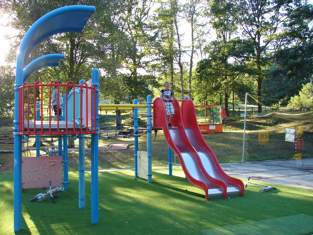 Camping Aux Portes Des Mille Sources