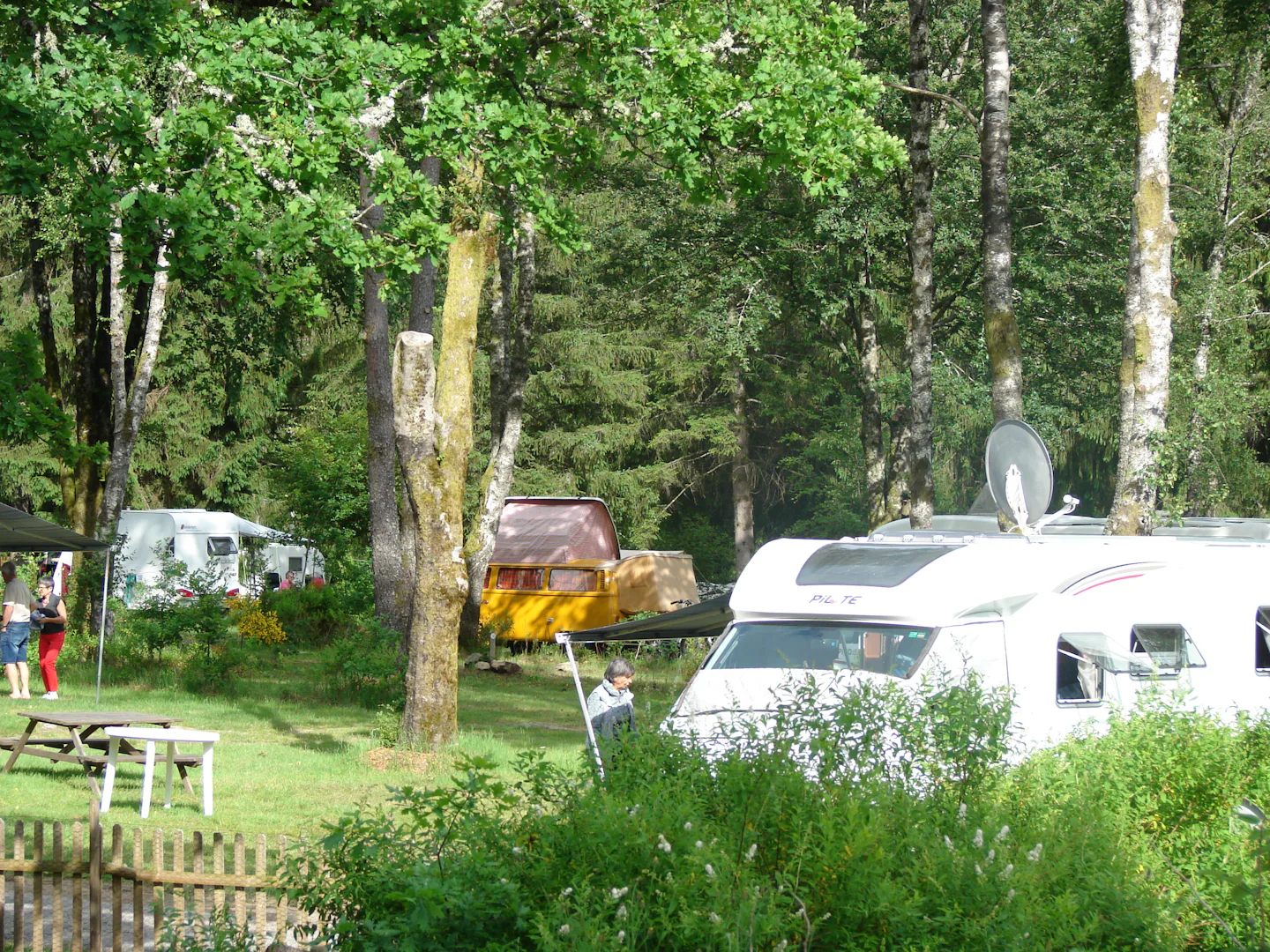 Camping Aux Portes Des Mille Sources