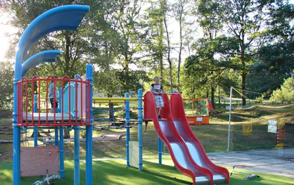Camping Aux Portes Des Mille Sources