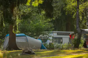 Camping Aux Portes Des Mille Sources
