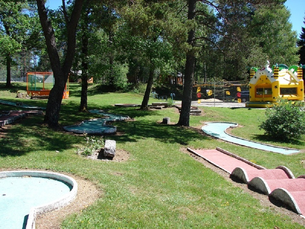 Camping Aux Portes Des Mille Sources