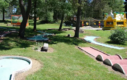 Camping Aux Portes Des Mille Sources