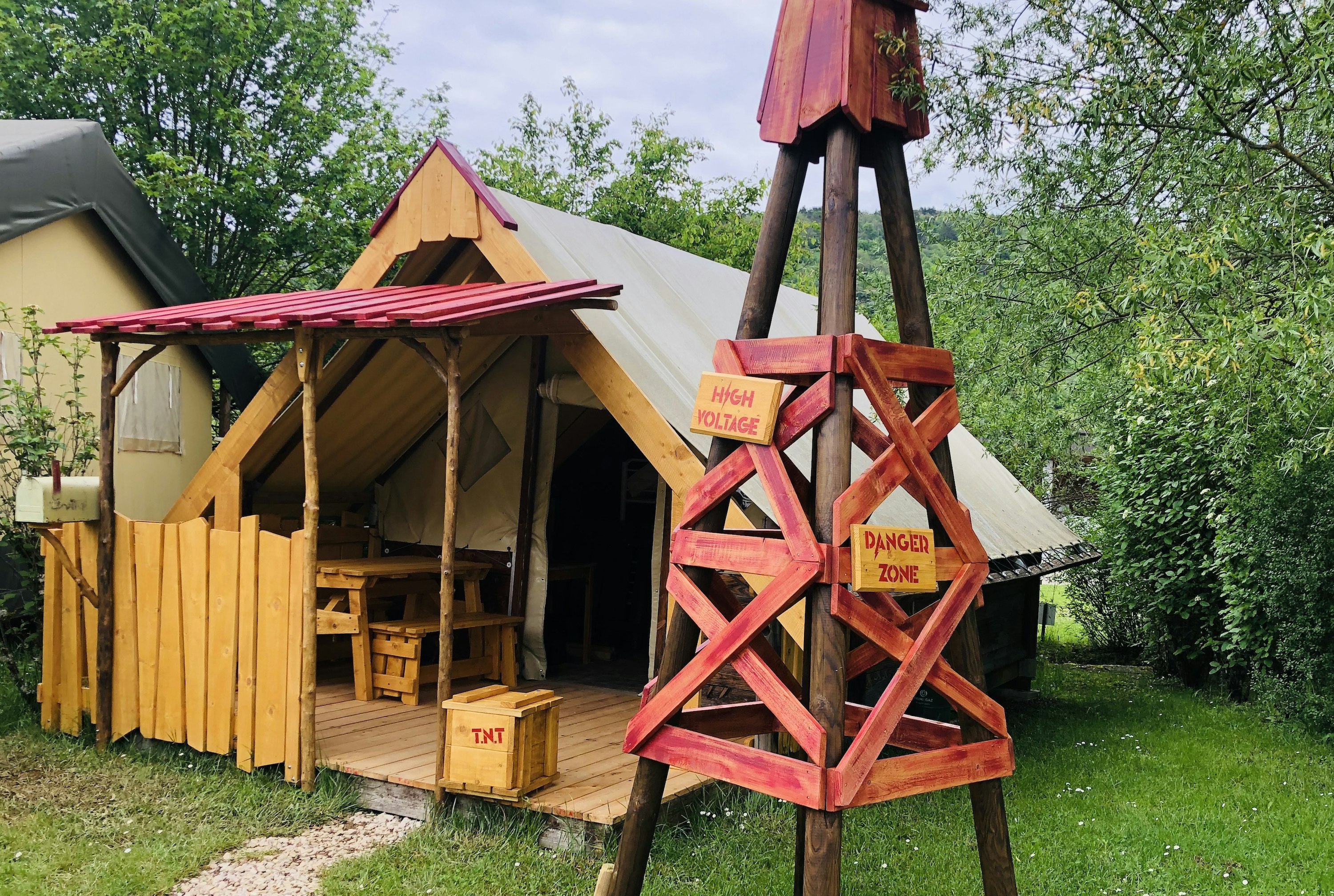 Camping écologique La Roche d'Ully - Glamping-Zelt auf dem Campingplatz