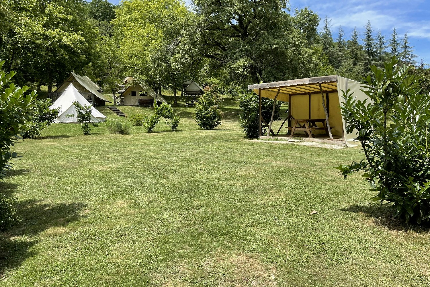 Camping Saint-Louis  Sites et Paysages Camping Saint-Louis - Standplätze auf dem Campingplatz