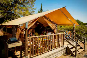 Camping La Pinède Sites et Paysages La Pinède - Glamping-Zelt auf dem Campingplatz