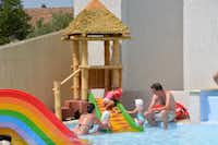 Sites & Paysages Le Petit Bois - Baby Schwimmbecken im Poolbereich vom Campingplatz