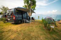Sivinos Camping Boutique - Standplätze mit Blick auf den See