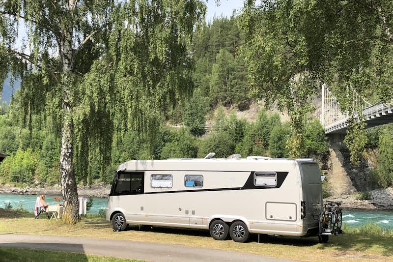 Sjoa Camping - Wohnmobil- und  Wohnwagenstellplätze direkt am Ufer