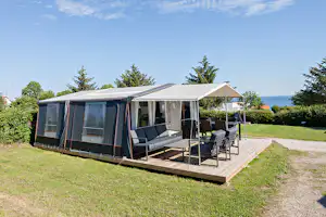 First Camp Skovlund – Lillebælt - Stellplatz auf der Wiese