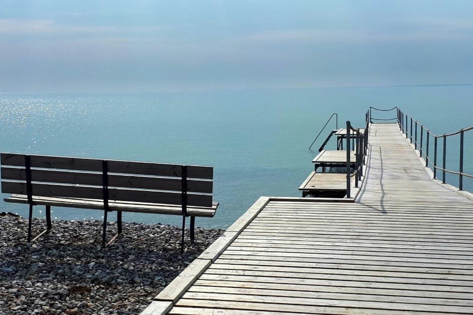 Søby Strand Camping - Badesteg am Wasser