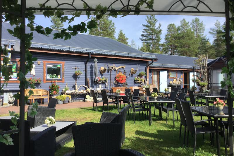 Sörälvens Fiske Camping & Stugby - Außenterrasse des Restaurants
