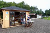 Solar Caravan Park  -  Minimarkt auf dem Campingplatz