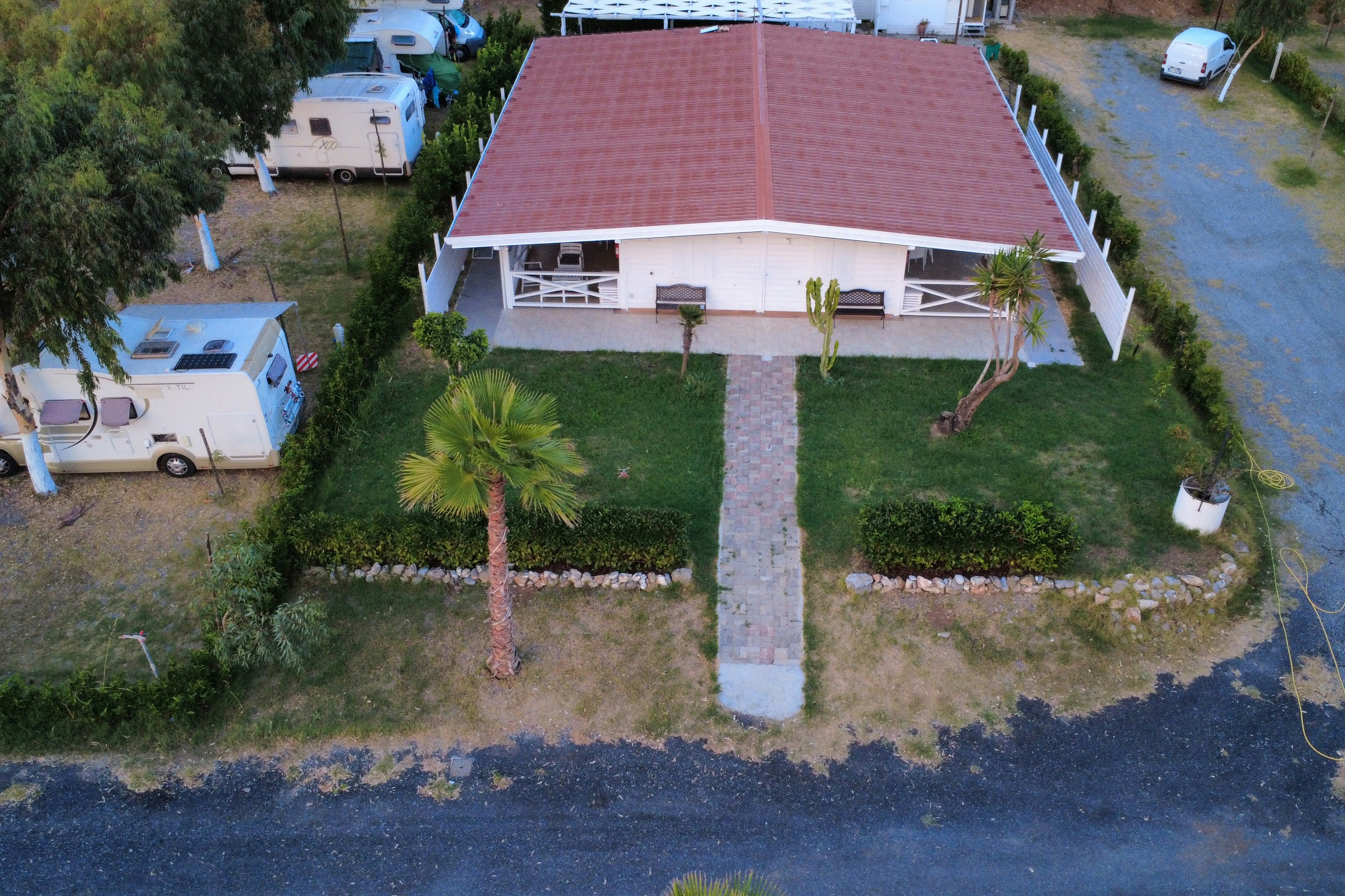 SostaCamper Diamante Ipanema Family Club  Sosta Camper Diamante - Luftaufnahme des Sanitärgebäudes