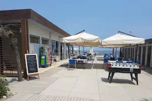 Spina Camping Village - Cafe vom Campingplatz mit Terrasse und mit Blick auf das Mittelmeer