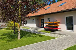 Spreewälder Seecamping Briesensee - Außenansicht des Sanitärgebäudes