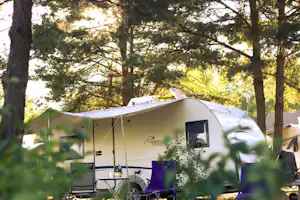 Spreewald-Natur-Camping Am See - Wohnmobil- und Wohnwagenstellplätze im Schatten der Bäume