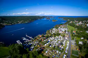 Sørlandet Feriesenter - Übersicht auf das gesamte Campingplatz Gelände