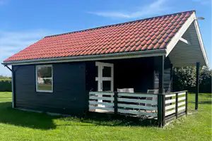 STEVNS CAMPING - Mobilheim mit Terrasse auf dem Campingplatz