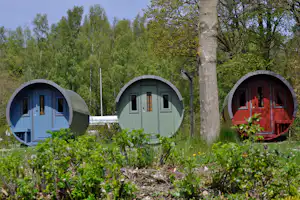 Störtebeker-Camp - Schlaffässer auf dem Campingplatz