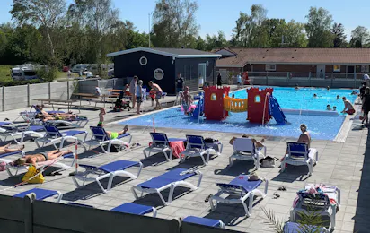 Dronningmølle Strand Camping & Feriehuse