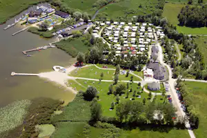 Strandcamping Seekirchen - Campingplatz aus der Vogelperspektive