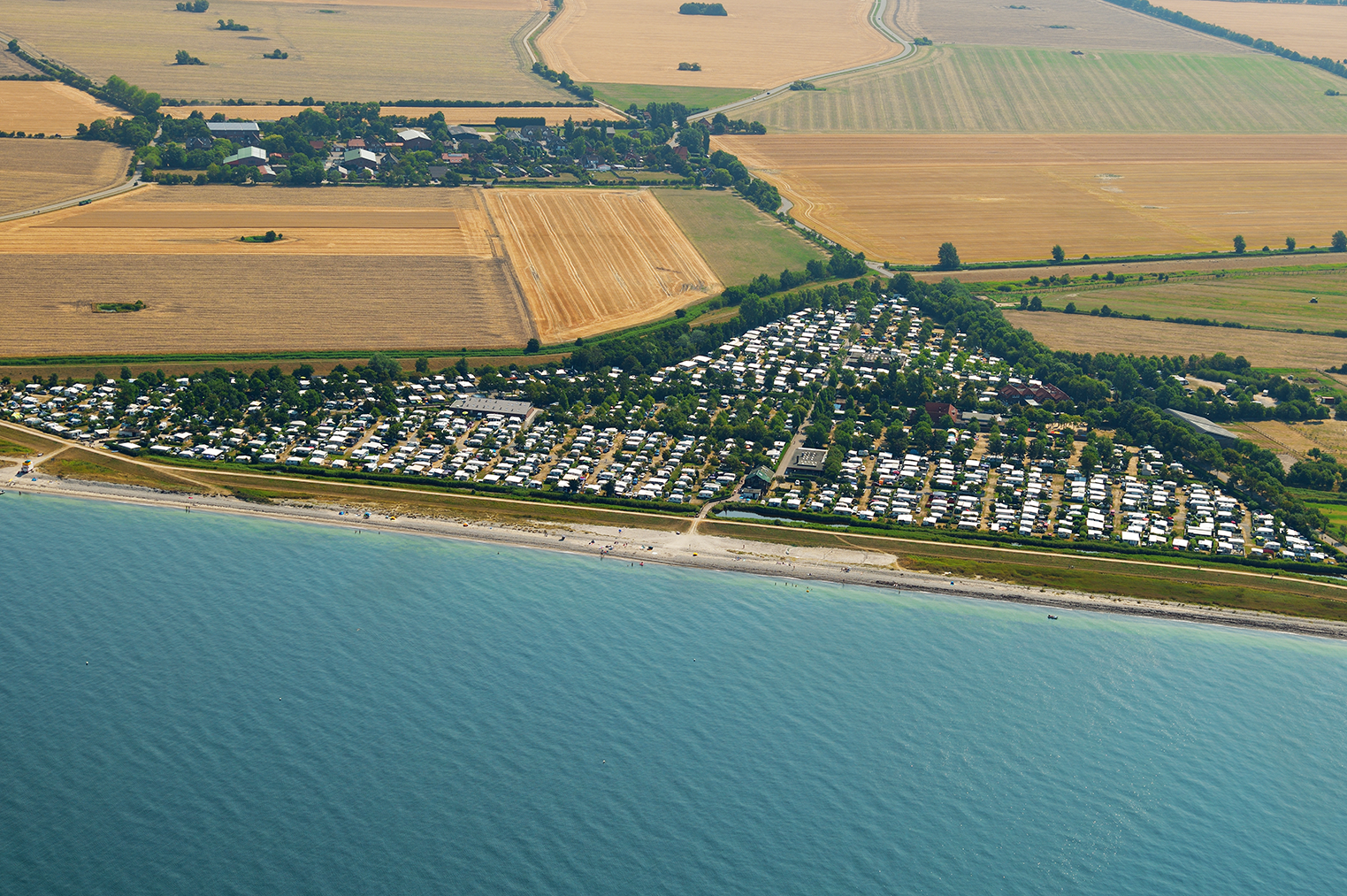 Strandcamping Wallnau  - Campingplatz aus der Vogelperspektive