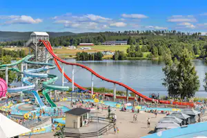 First Camp Sunne Fryksdalen Aquapark mit Wasserrutschen am Campingplatz